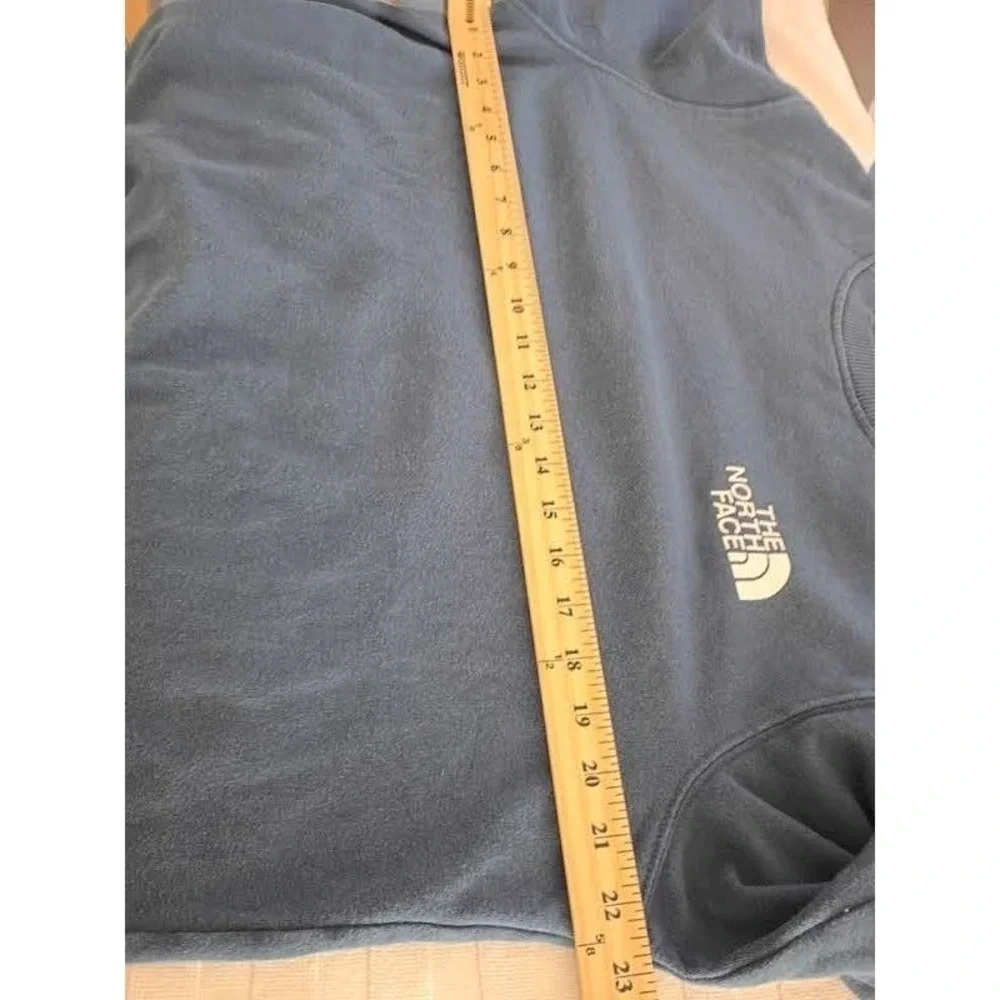 The North Face Blue Crewneck Sweatshirt Mens Medium‎ Logo Graphic Outdoor